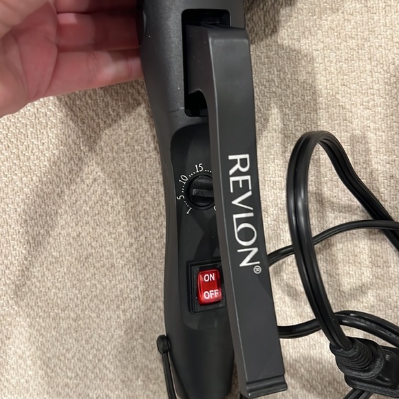 REVLON | Jumbo Waver - Picture 5 of 5